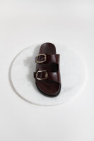 Schuh mit Schnallen