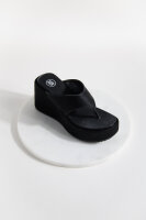 Schuh mit Keilabsatz
